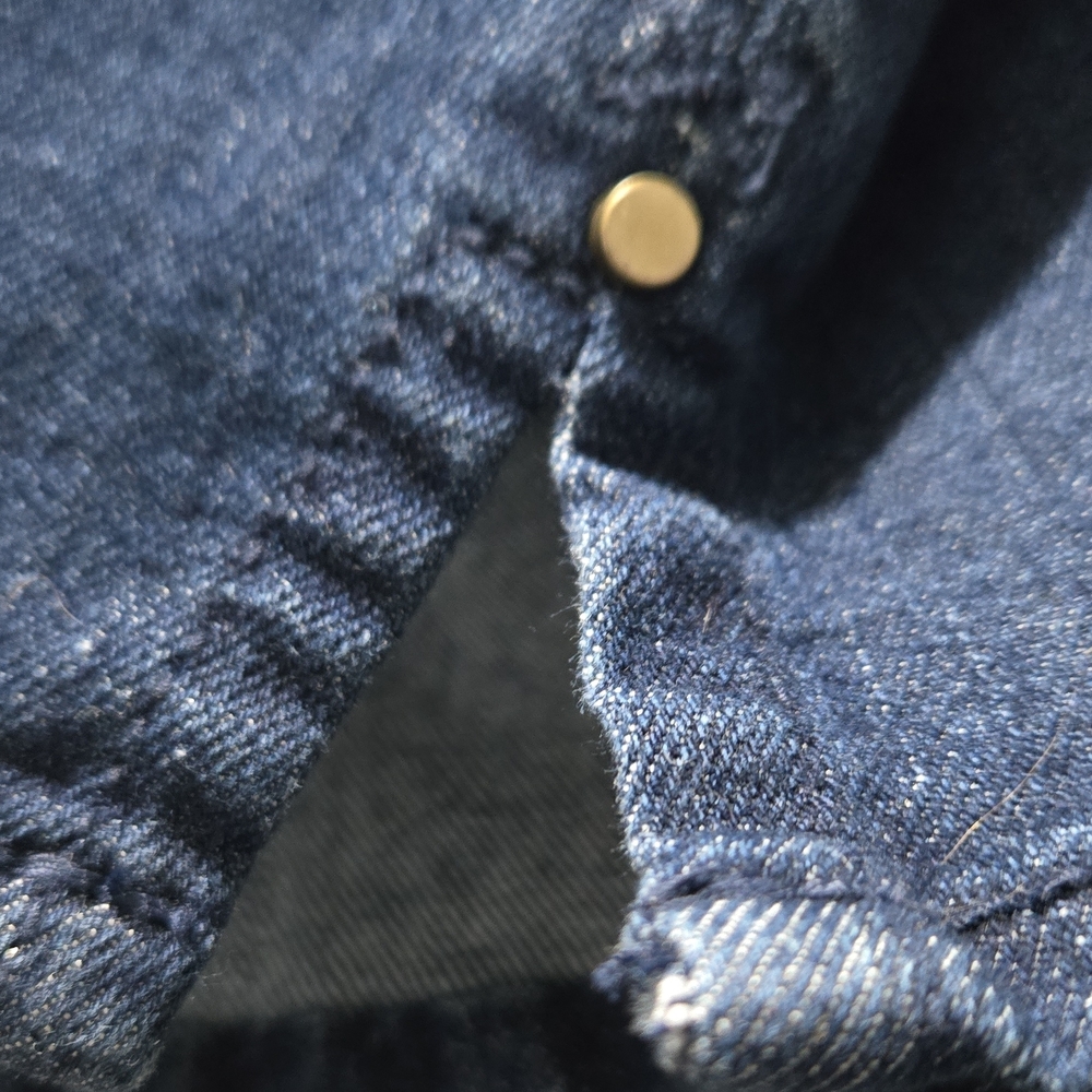 Levi's Light Blue Relaxed Jean Capris with Floral Embroidery - Picture 8 of 9
